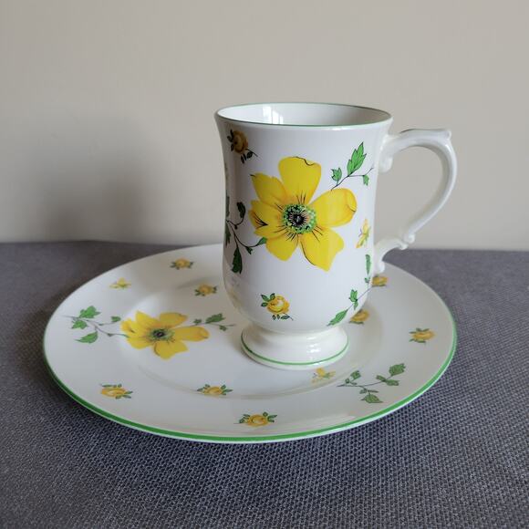 NWOT/Box Royal Victoria Fine Bone China England Plate & Mug/Cup W/Handle Set - Picture 2 of 14